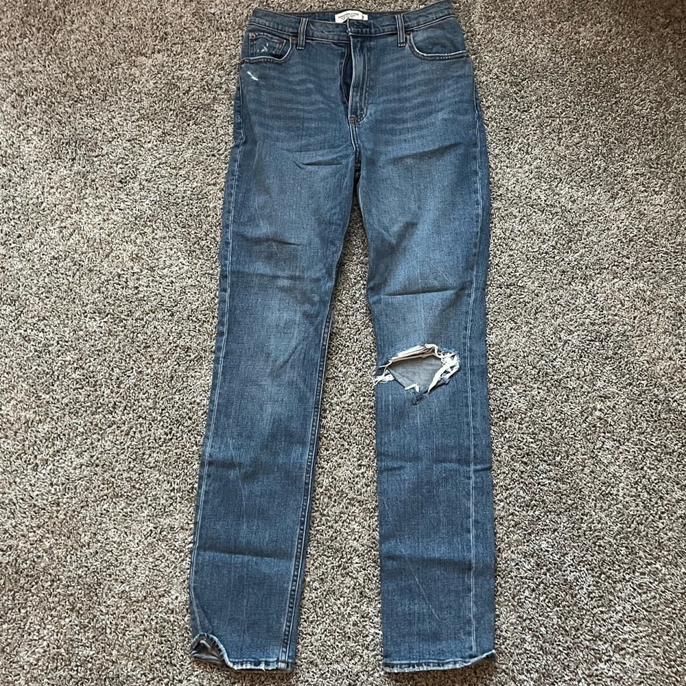 Abercrombie & Fitch Ultra High Rise 90s Slim Straight Jeans